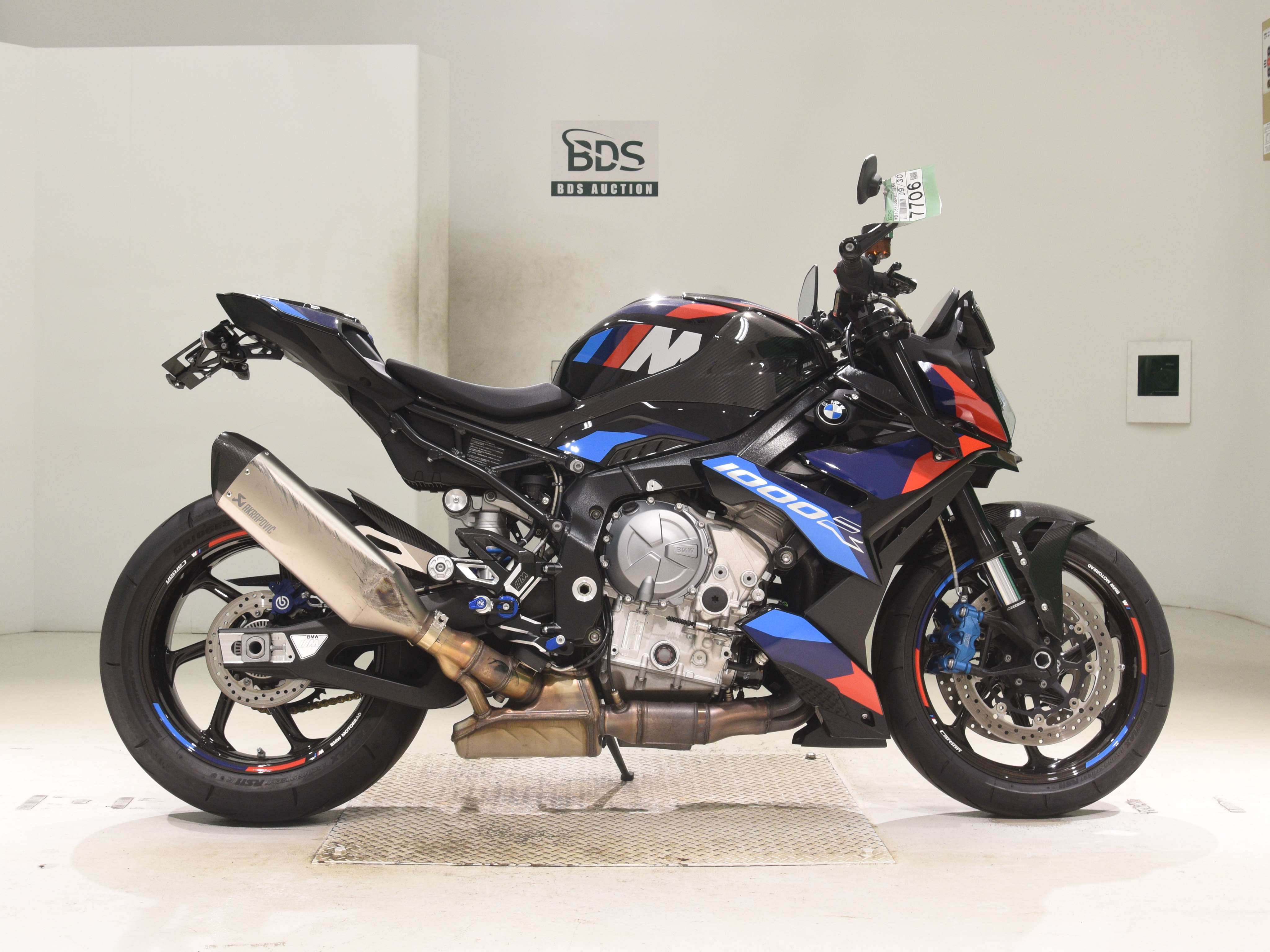 BMW M1000R