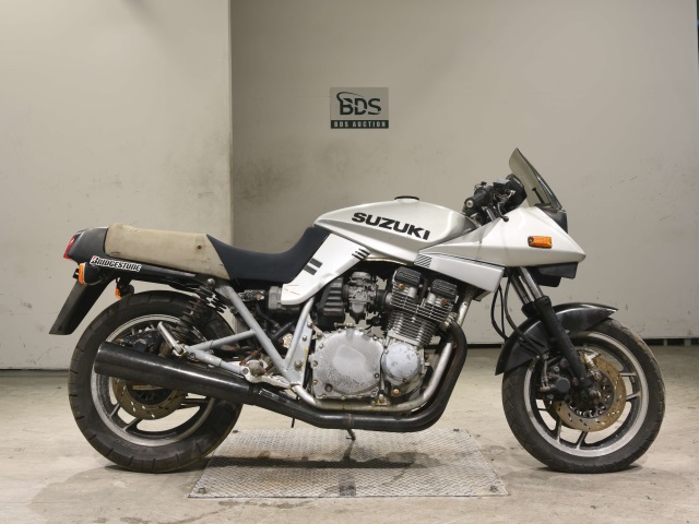Suzuki GSX750S KATANA