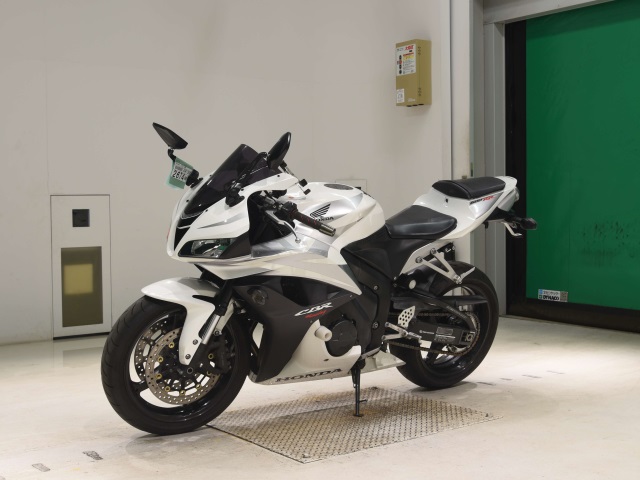 Honda CBR600RR — фото 4