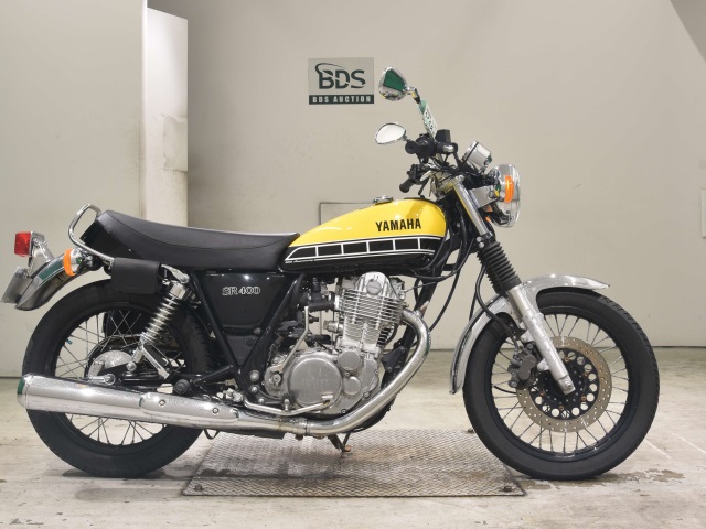 Yamaha SR400