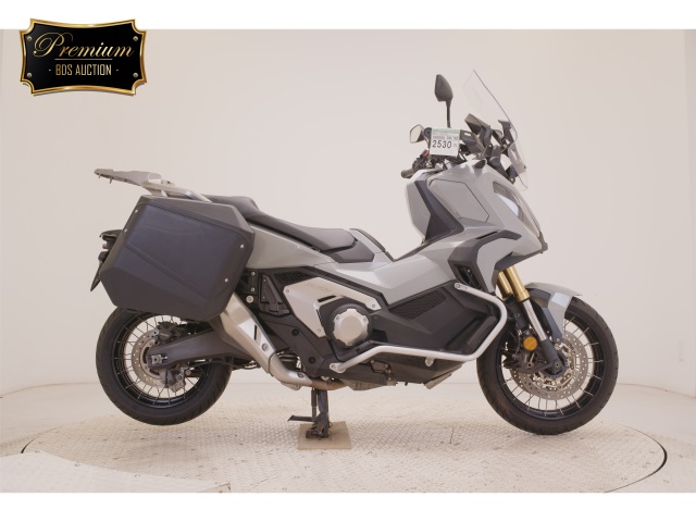 Honda X-ADV750-2