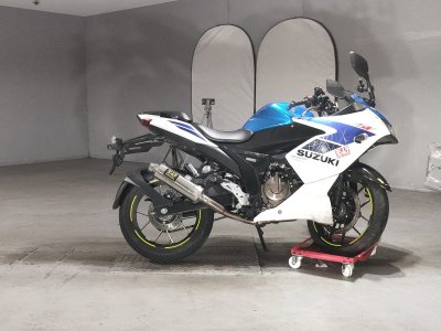 Suzuki GIXXER250SF