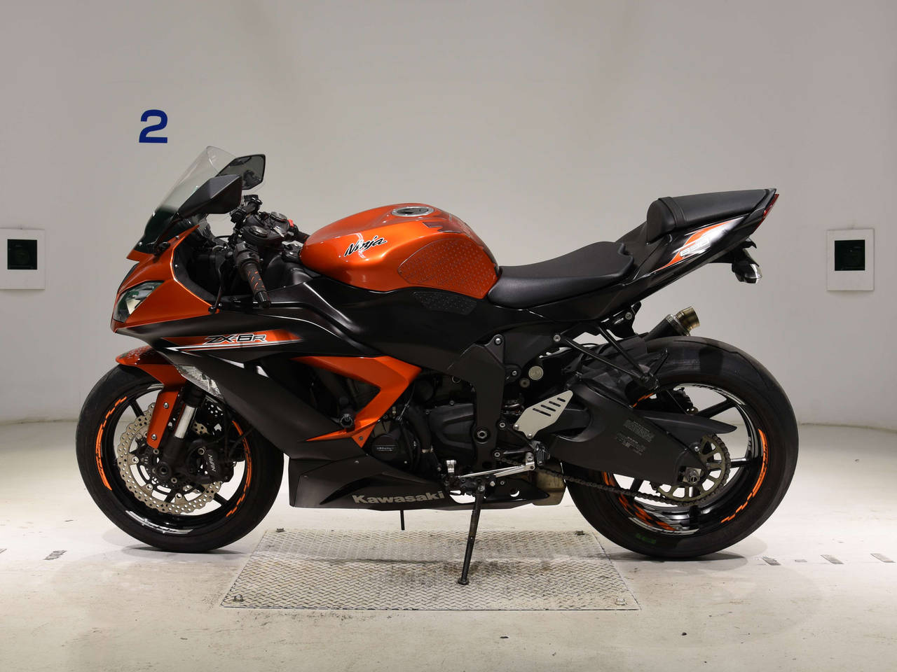 2864] Kawasaki ZX-6R - JKBZX636EFA011323