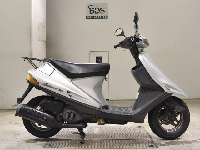Suzuki ADDRESS V100