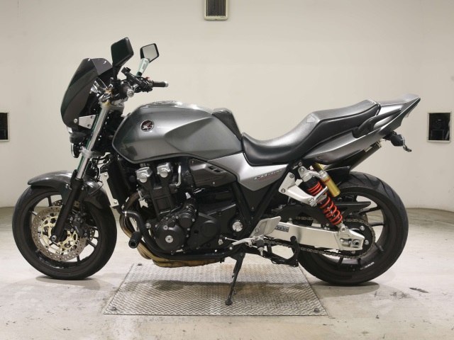 Honda CB1300SB ABS E-PACKGE — фото 2