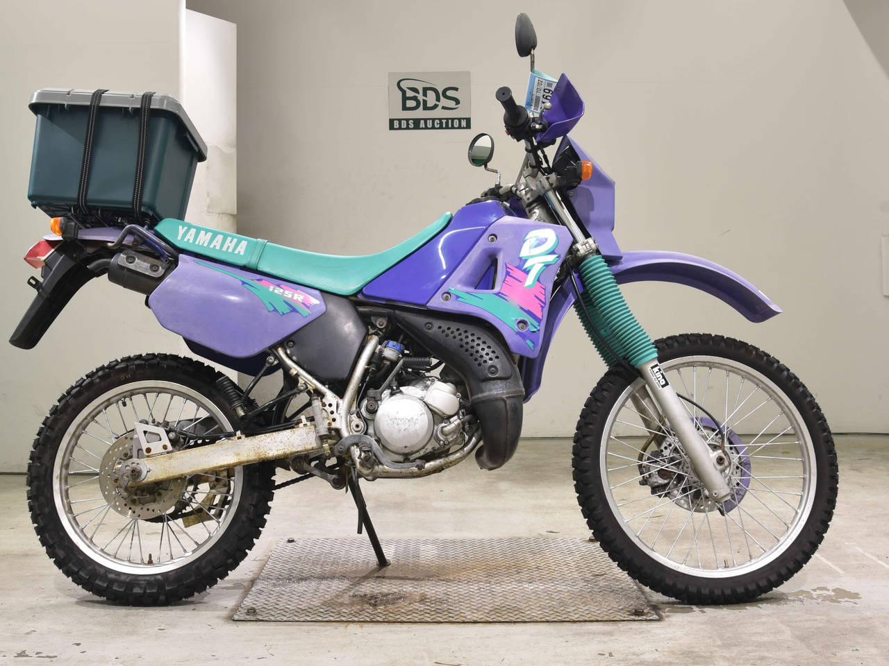 Yamaha DT125R, right