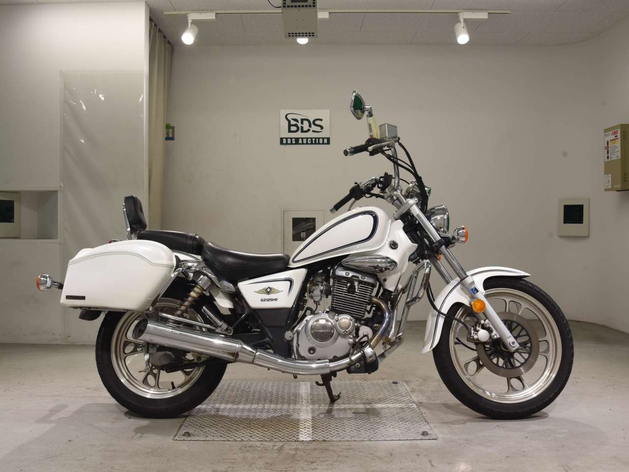 5437] Suzuki GZ125HS - LC6PCJG36A0800486
