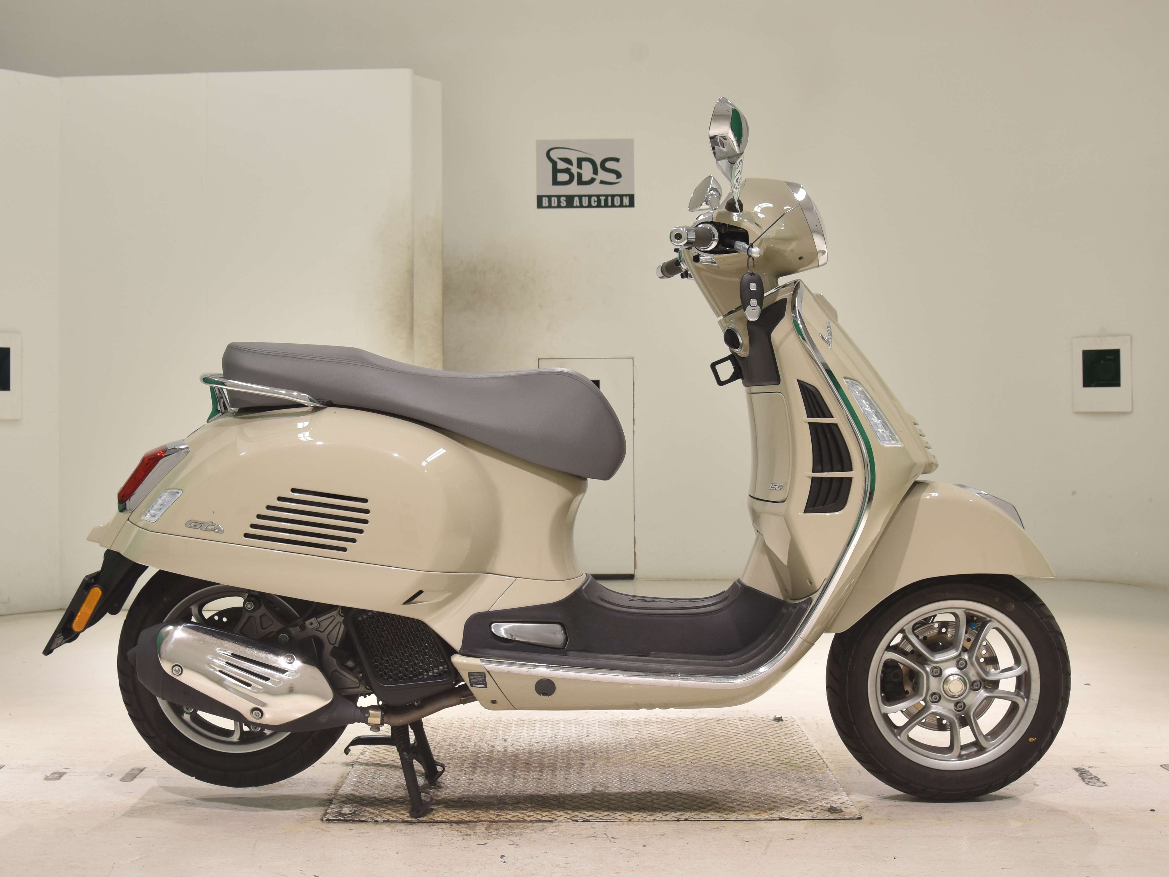 Vespa GTS150