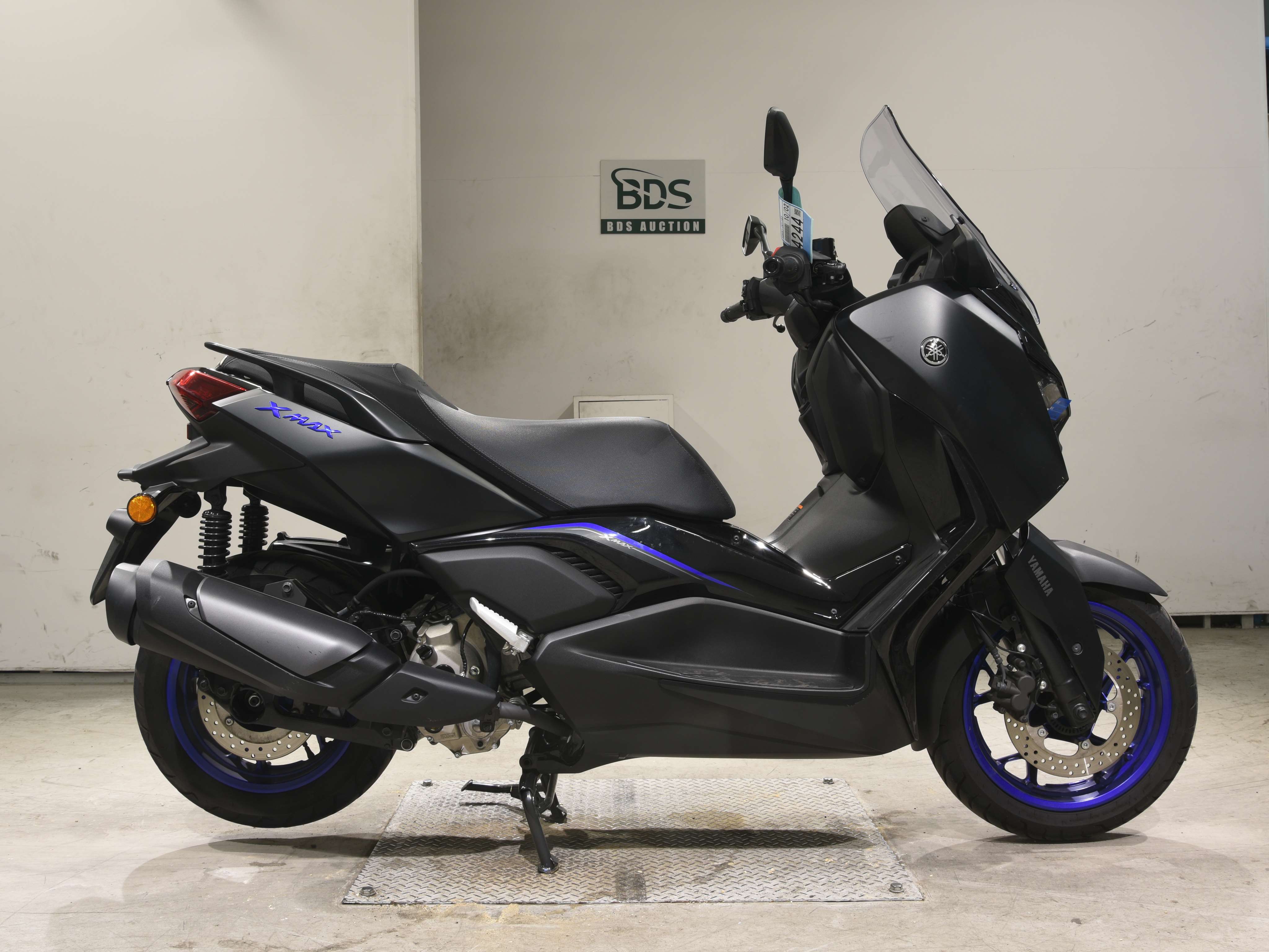 Yamaha X-MAX250-2