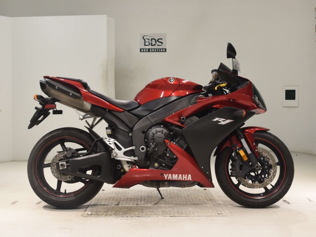 2700] Yamaha YZF-R1 - RN24J-001486