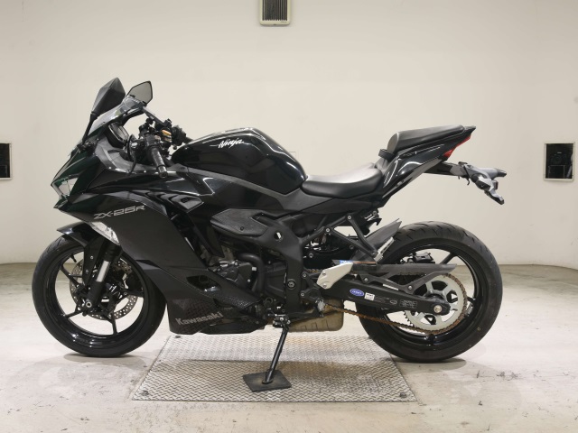 Kawasaki NINJA ZX-25R — фото 2
