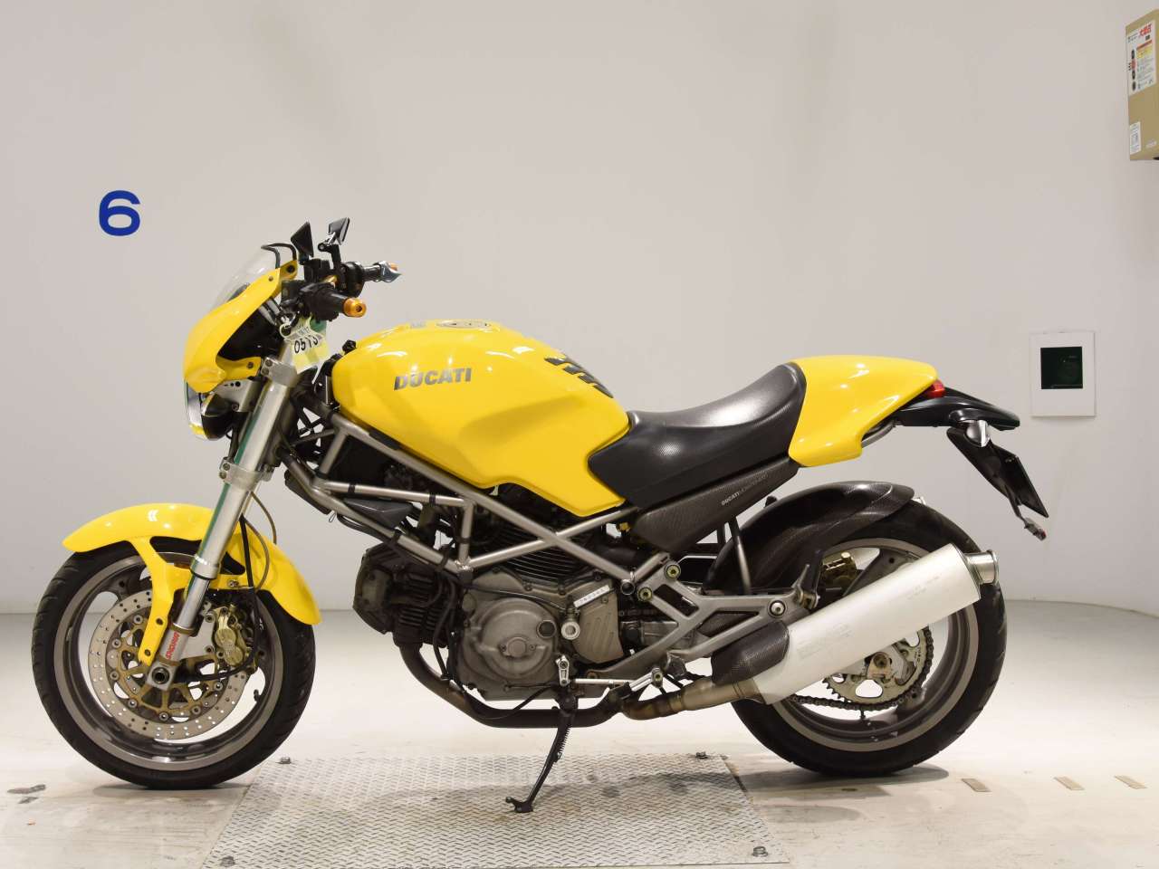 0513] Ducati MONSTER 400 - ZDMM300AA2B022679