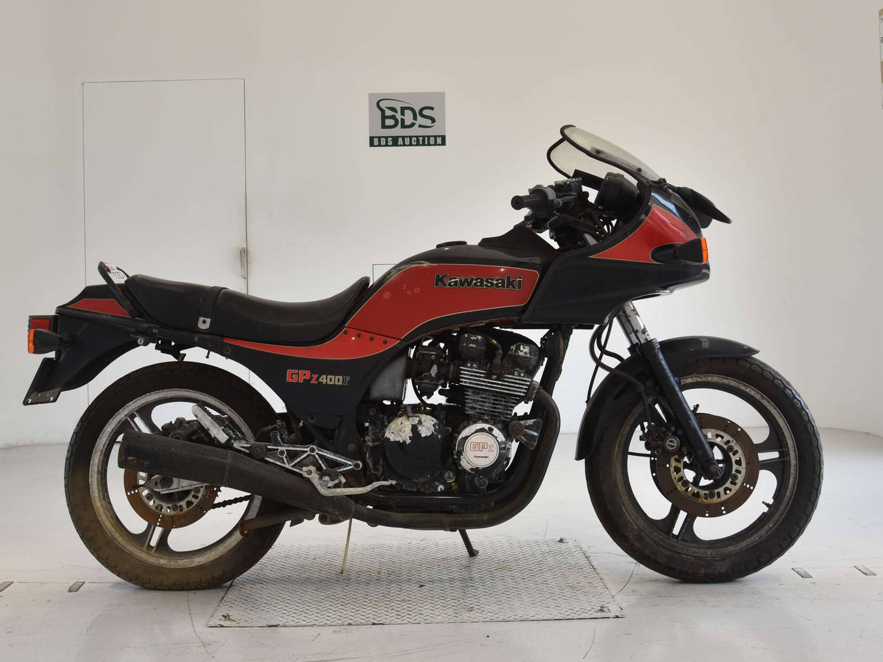 0033] Kawasaki GPZ400F - ZX400A-020108