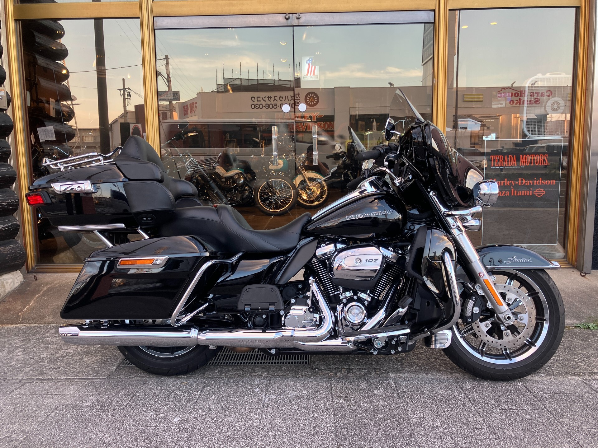 HD ELECTRA GLIDE FLHTK1690