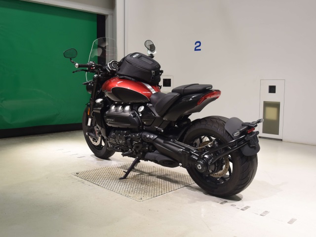 Triumph ROCKET III STORM R — фото 6