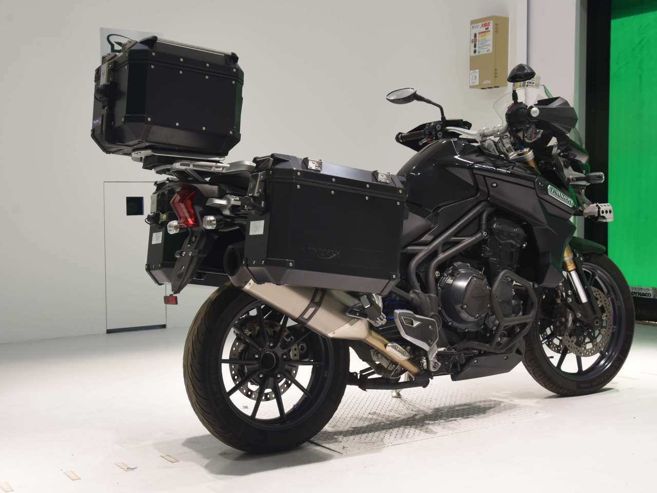 [7817] Triumph TIGER EXPLORER - SMTV1F11E9D557127