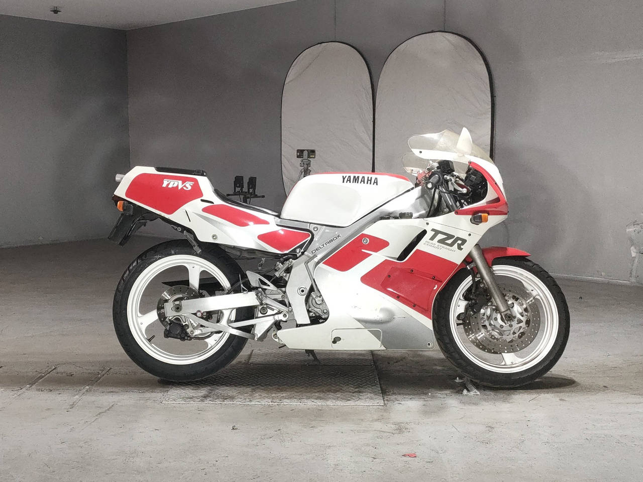 Yamaha TZR250, zdjęcie 1