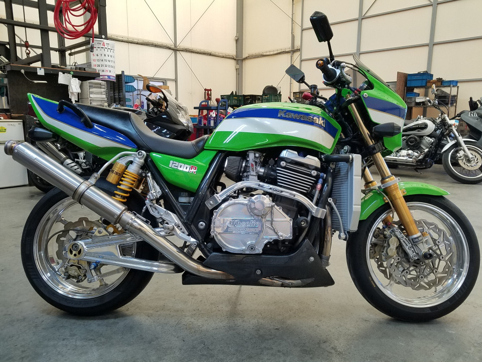 Kawasaki ZRX1100