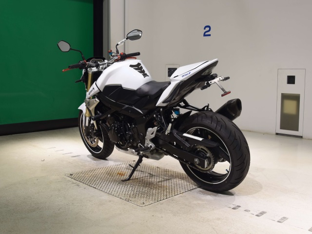 Suzuki GSR750 — фото 6