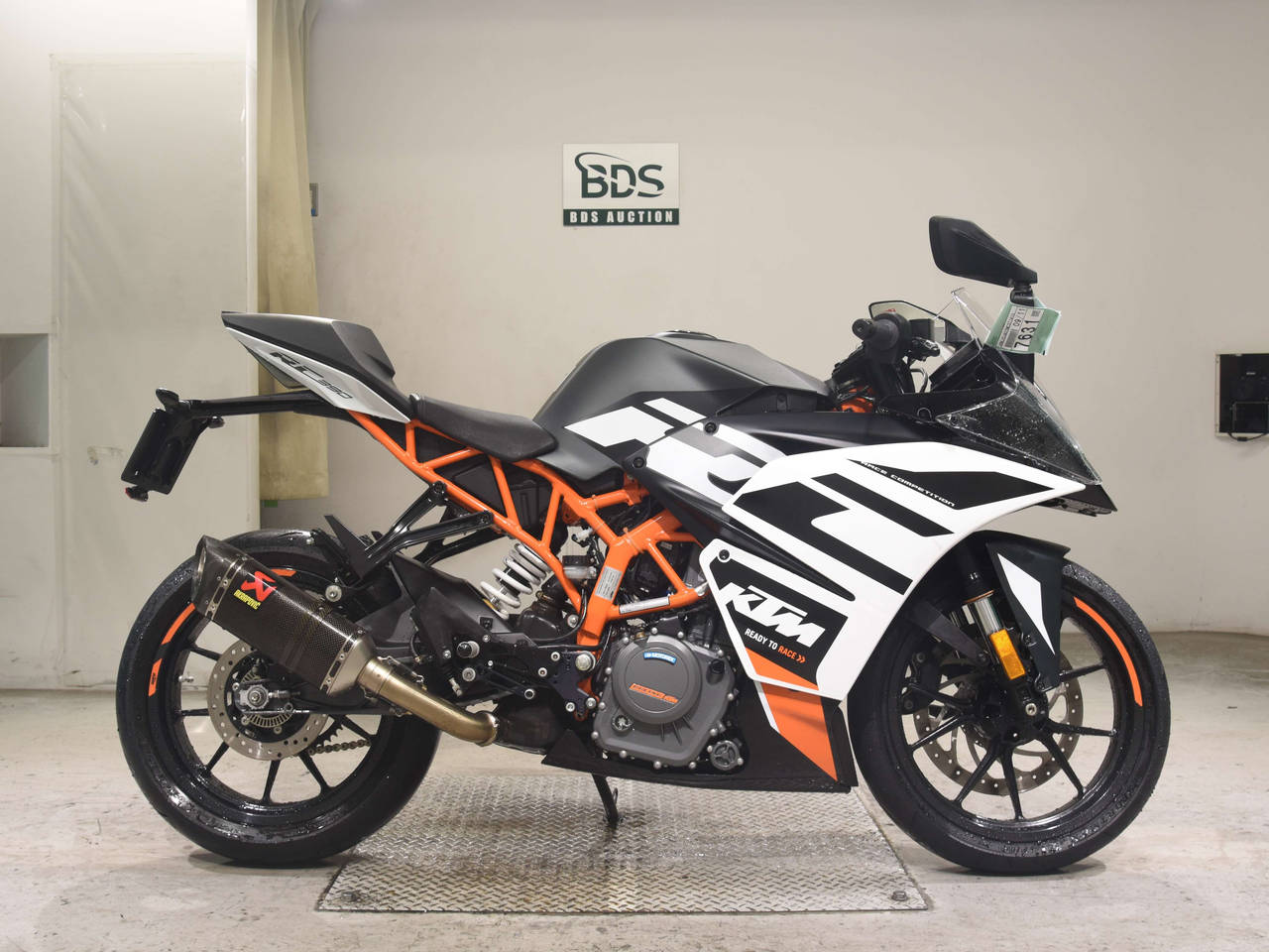 KTM RC 390, right