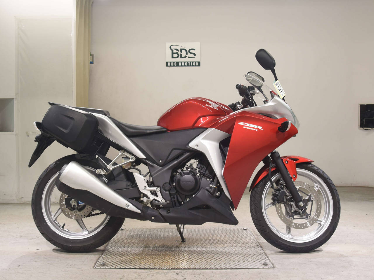 Honda CBR250R, right