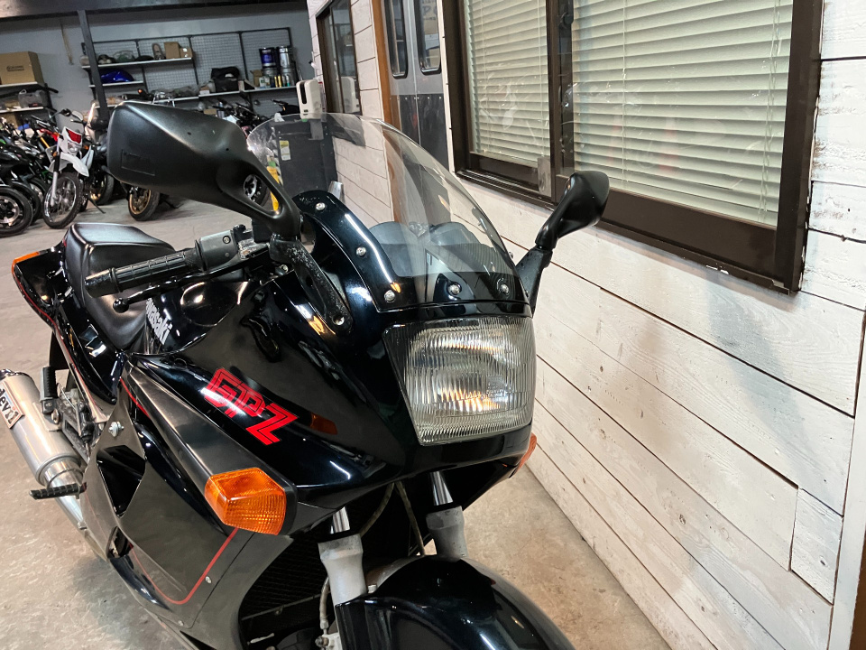Kawasaki GPZ1000RX — фото 18