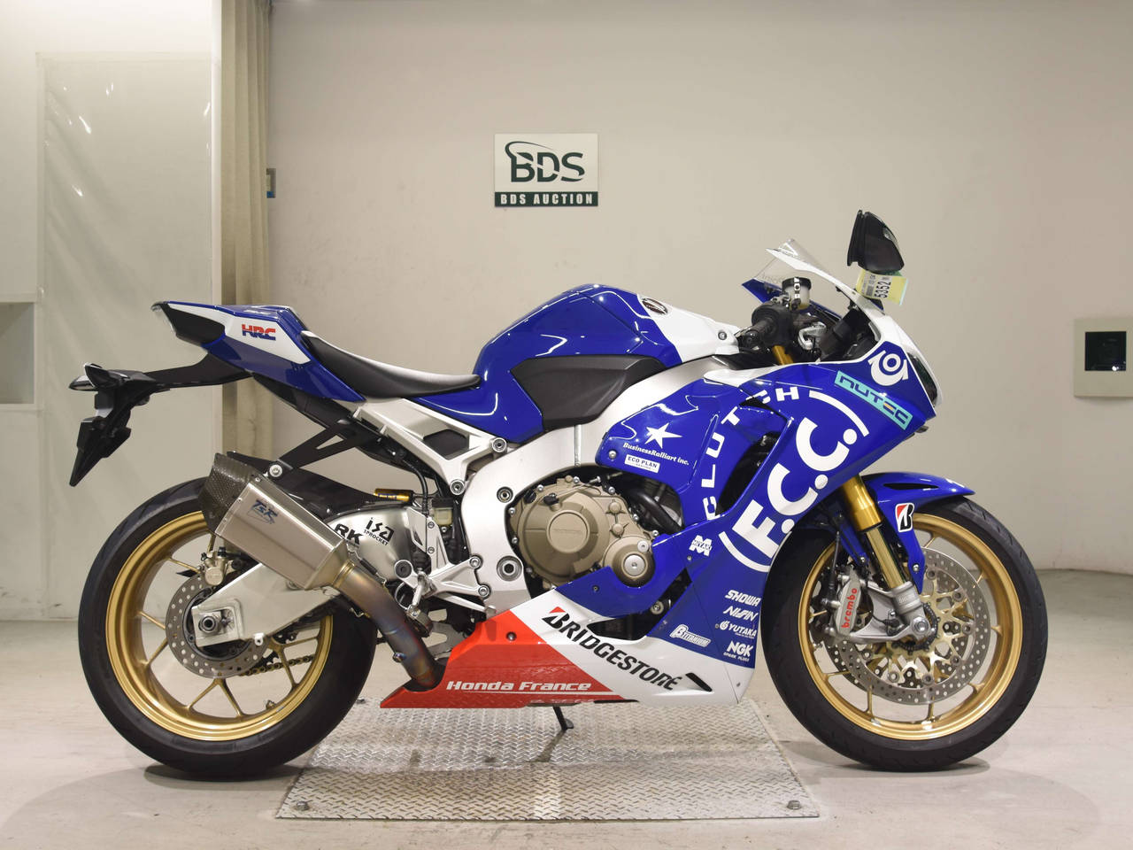 CBR1000RR SC77 アクラポビッチマフラーGPチタン Yahoo!オークション