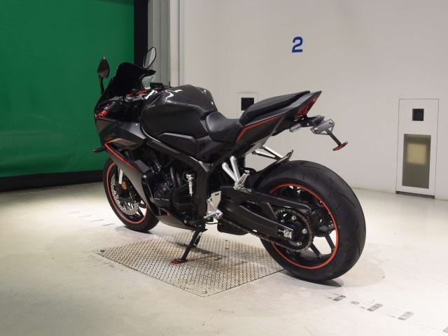 Honda CBR650R — фото 6