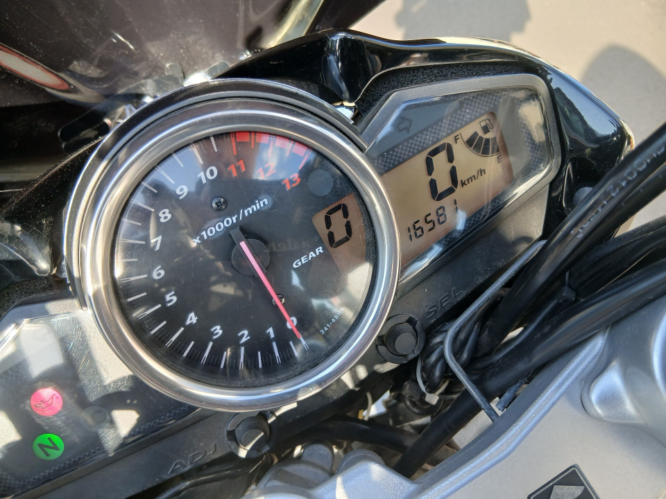 Suzuki GSR250 — фото 3