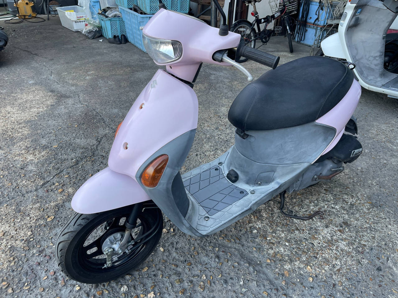 Suzuki LETS4