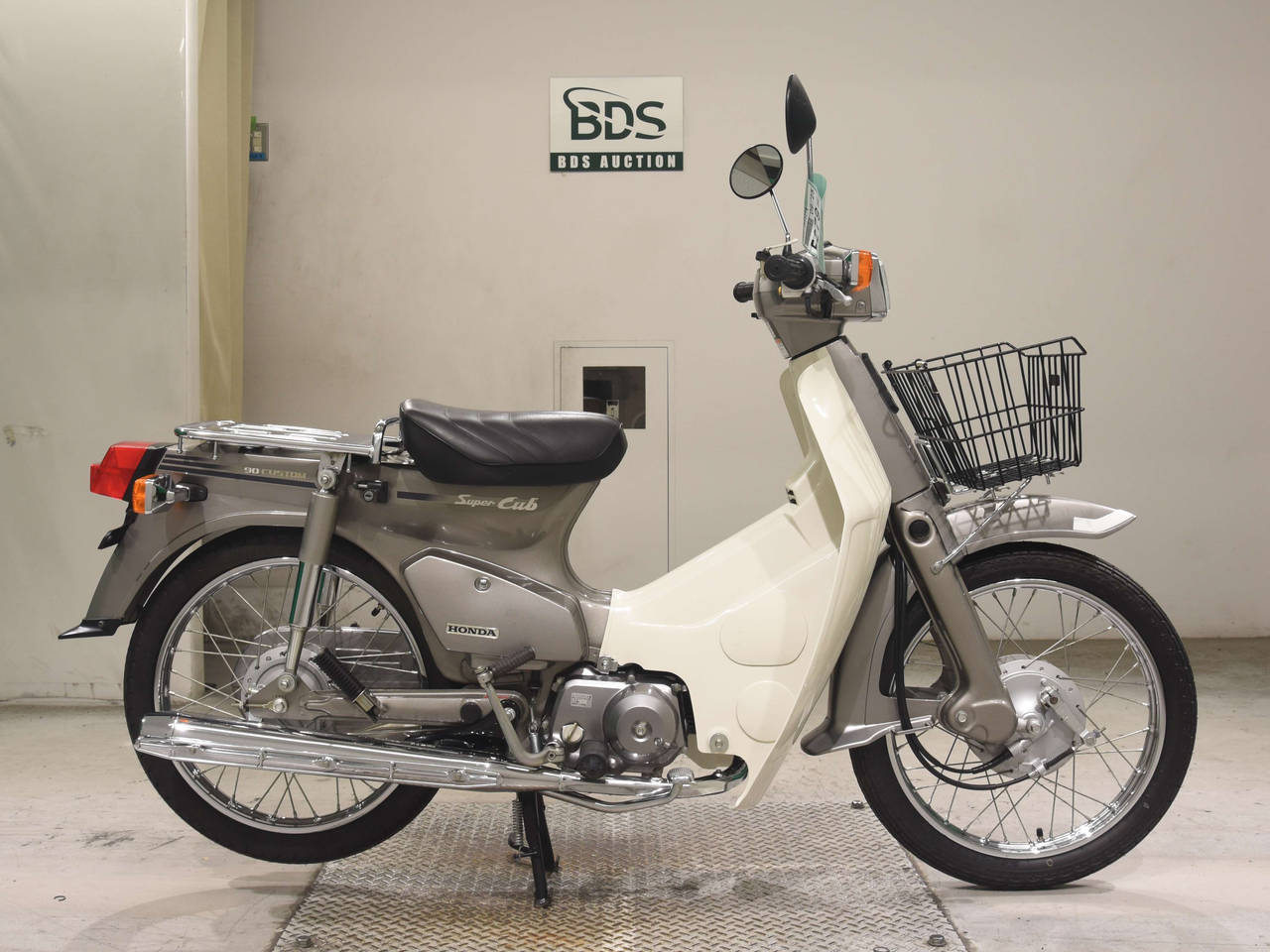 Honda C90-E