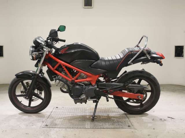 Honda VTR250 — фото 2