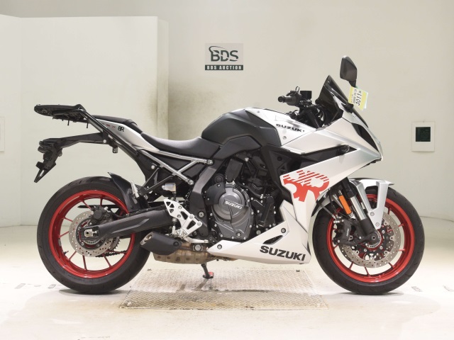 Suzuki GSX-8R