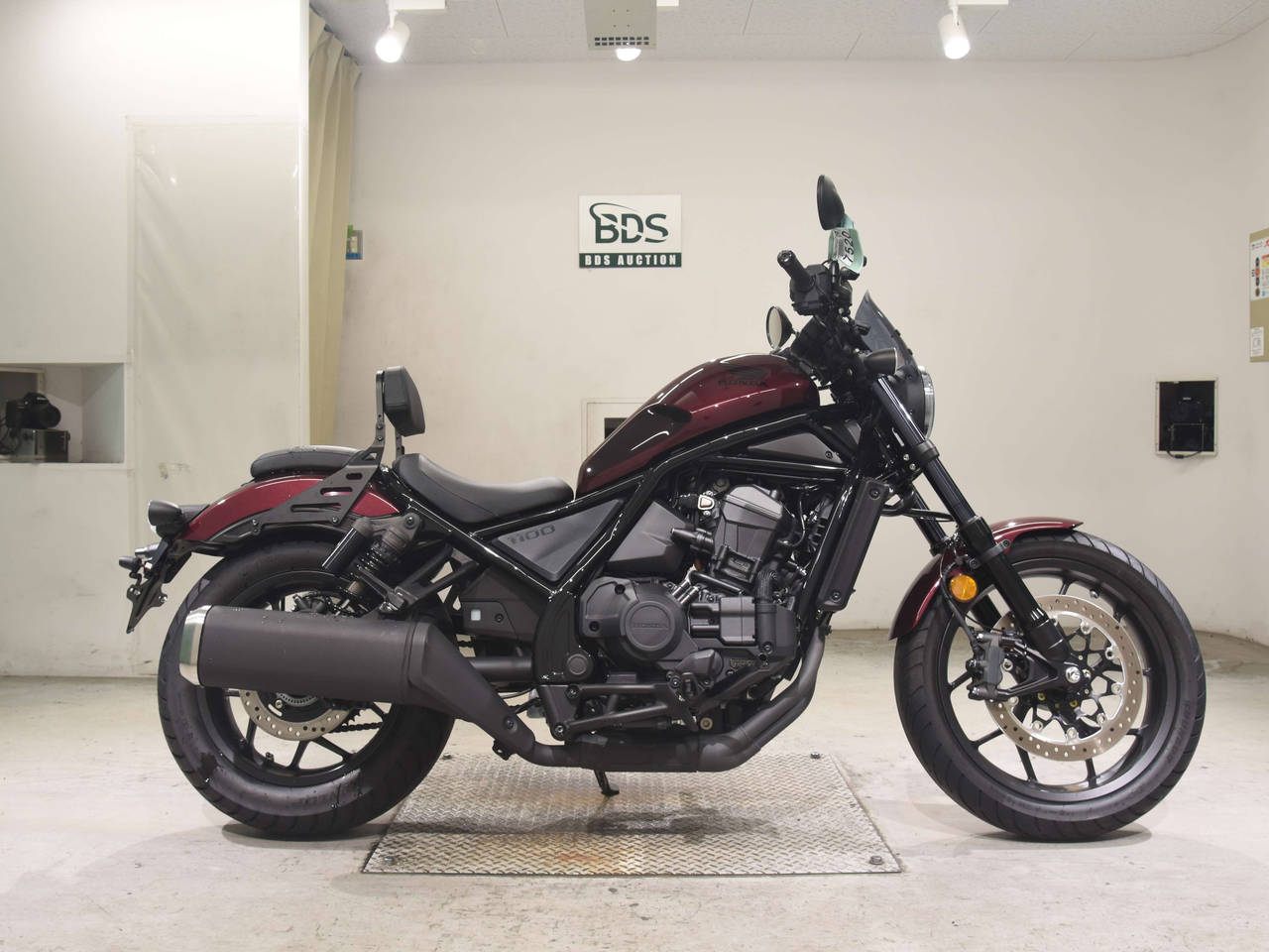 Honda REBEL CMX1100DCT, right