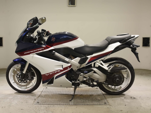 Honda VFR800F — фото 2