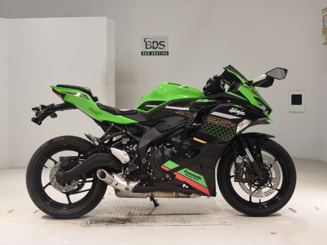 ぴ 0101] Kawasaki NINJA ZX-25R - MH4ZX250FLJP00091