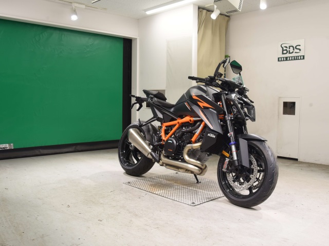 KTM 1390 SUPER DUKE R EVO — фото 3