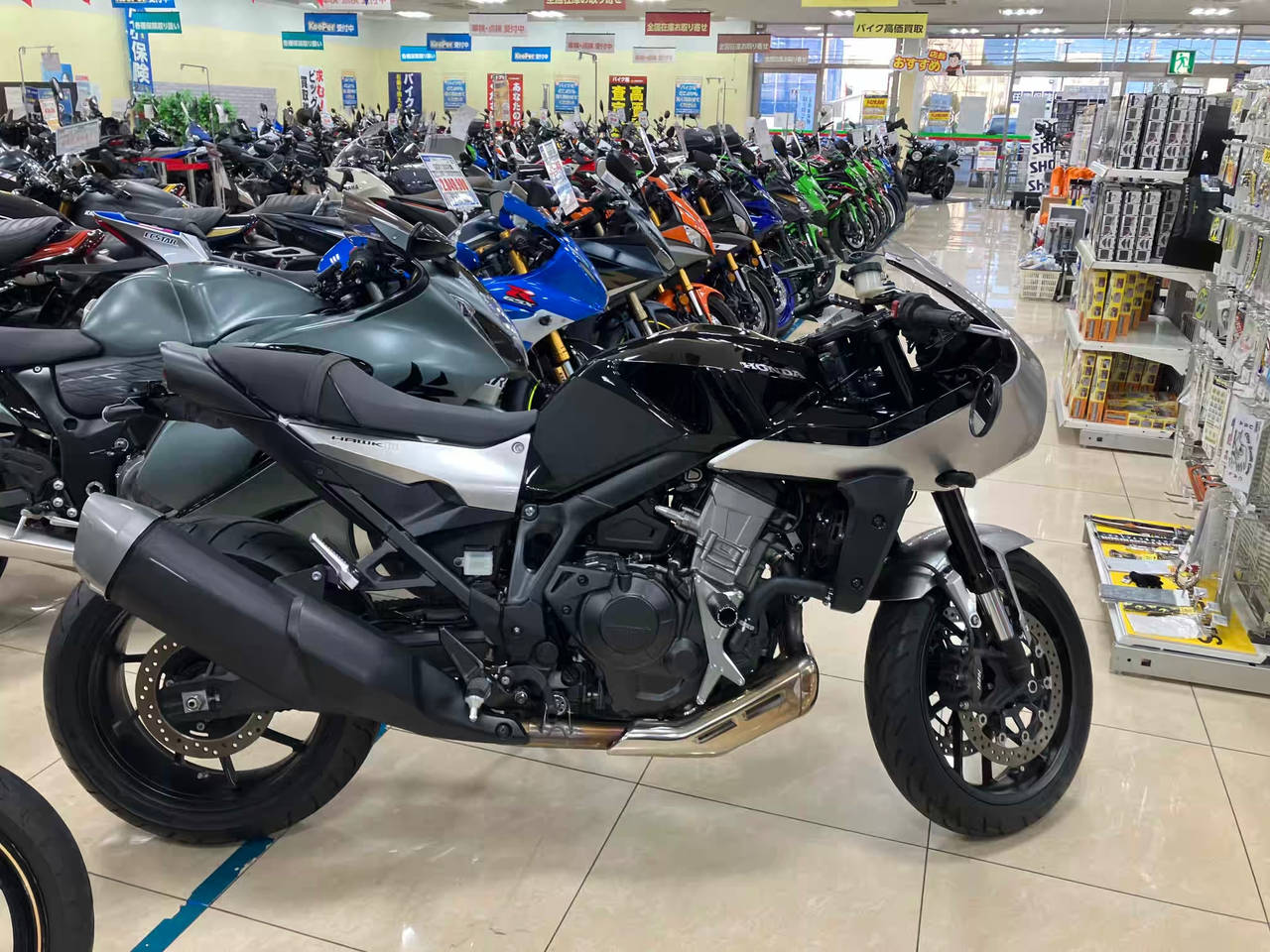 Honda HAWK11