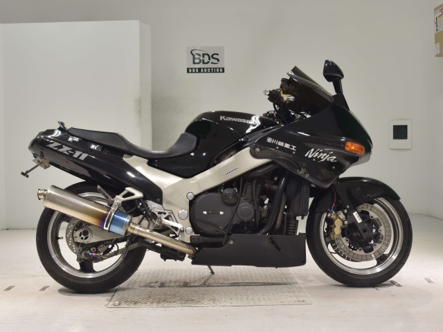 かすかへ ページ 2897] Kawasaki ZX-11 - JKAZXBD13PB501541