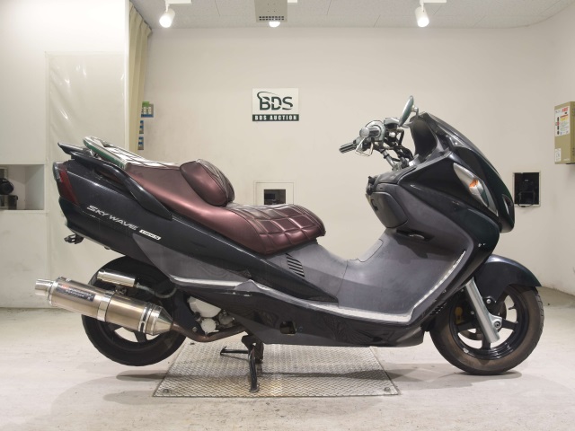 Suzuki SKYWAVE 250S