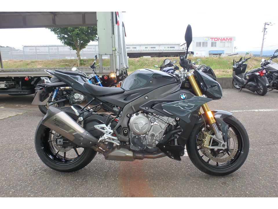 BMW S1000R
