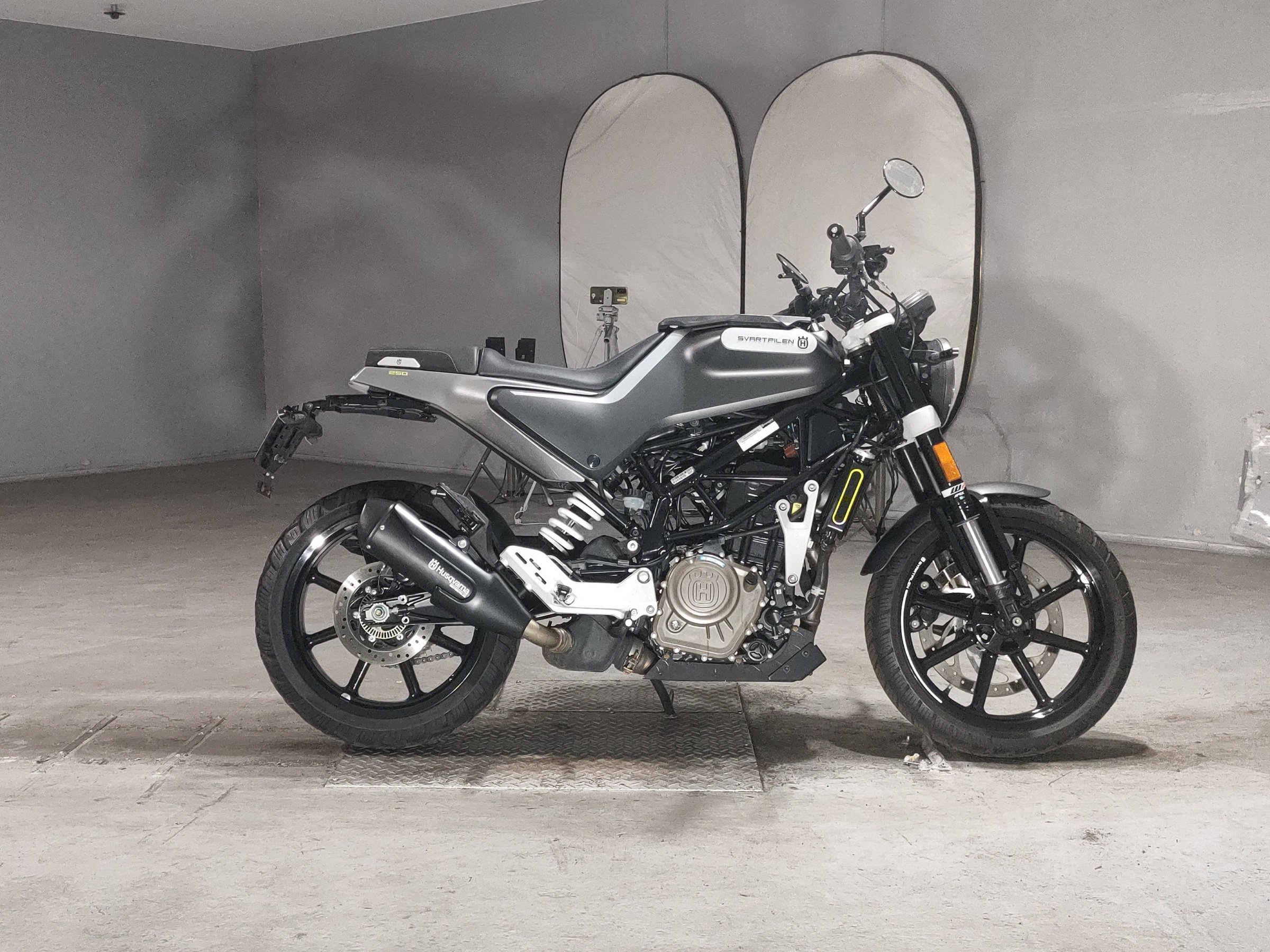 Husqvarna SVARTPILEN 250