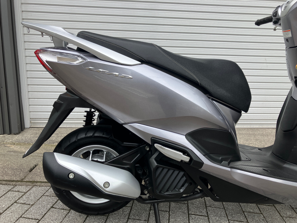 Honda LEAD125 — фото 5
