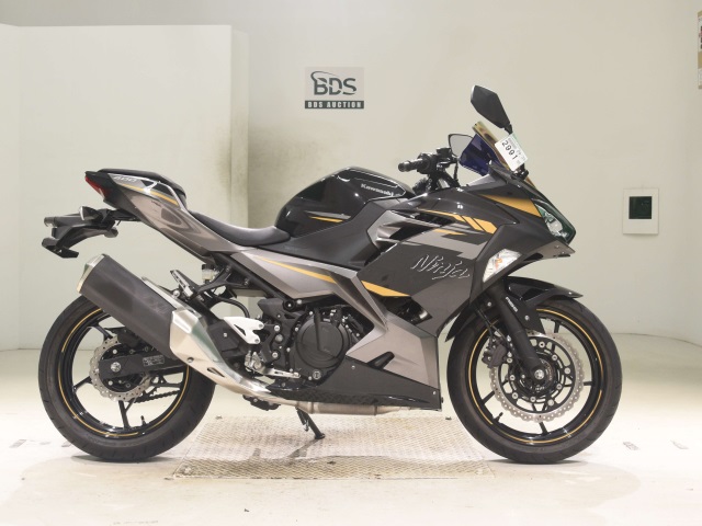 Kawasaki NINJA400