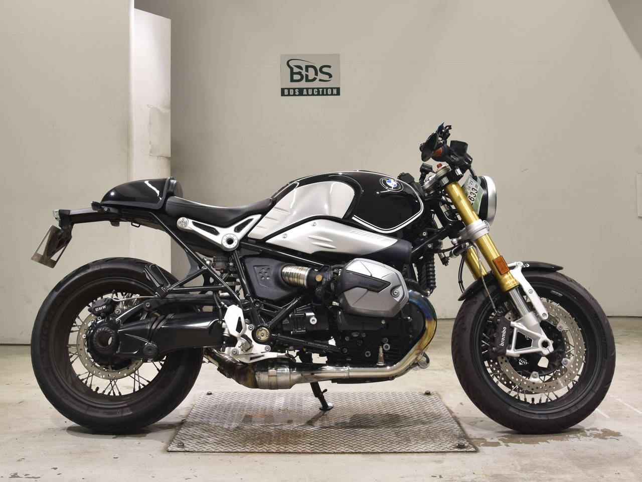 BMW R NINE T