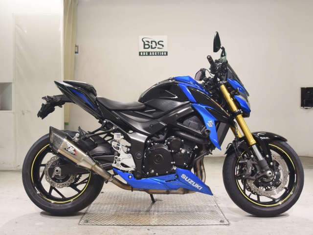 Suzuki GSX-S750