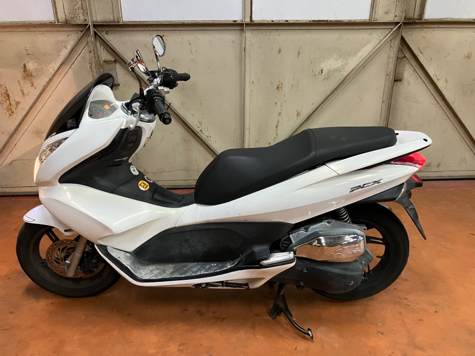 HONDA　PCX125  JF56 ホンダ PCX125 2016年式 EBJ-JF56の諸元・スペック情報 | ウェビック