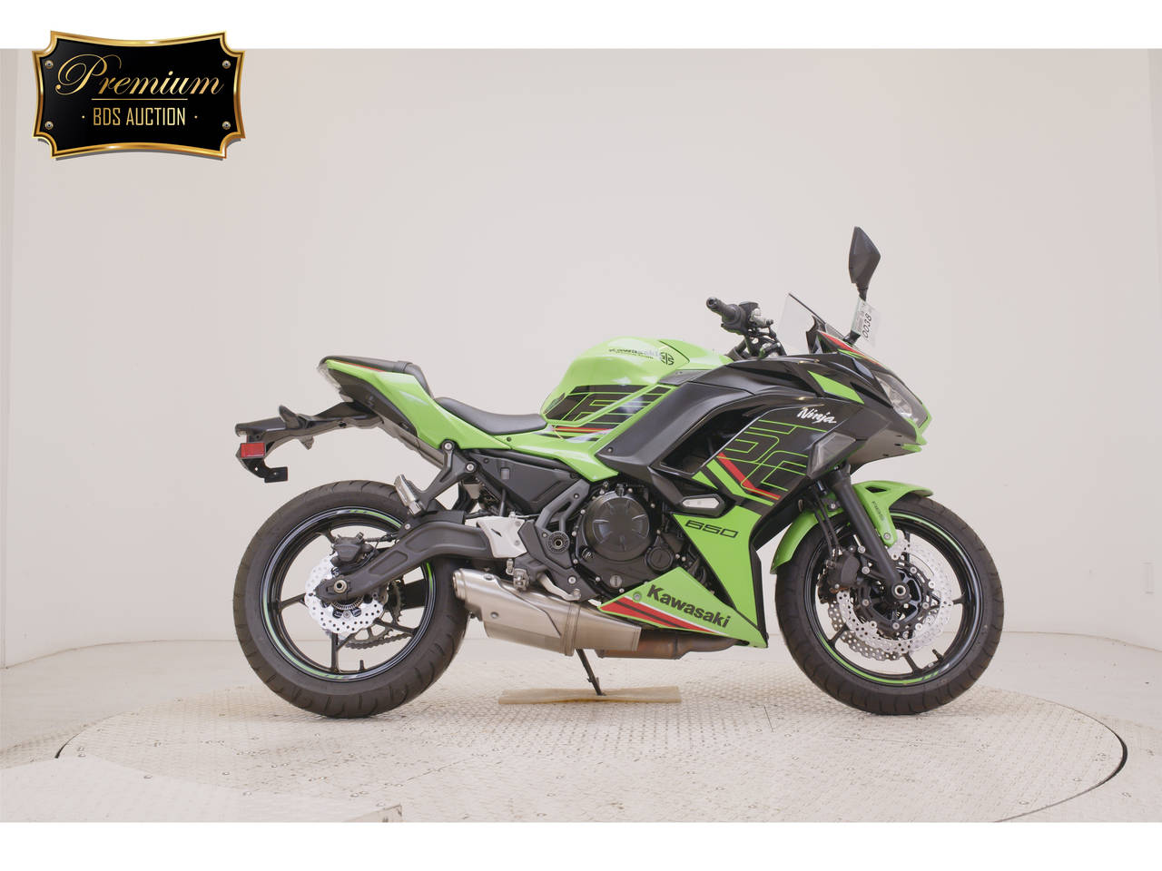 Kawasaki NINJA650A, right