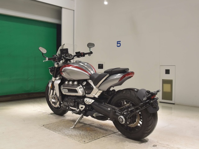 Triumph ROCKET III R — фото 6