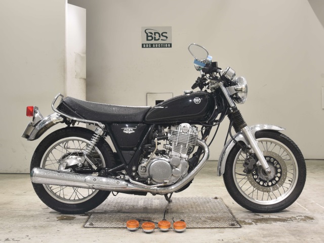 Yamaha SR400